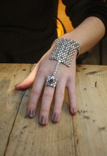 خشلی جوان بۆ دەست و مەچەكت هەڵبژێرە